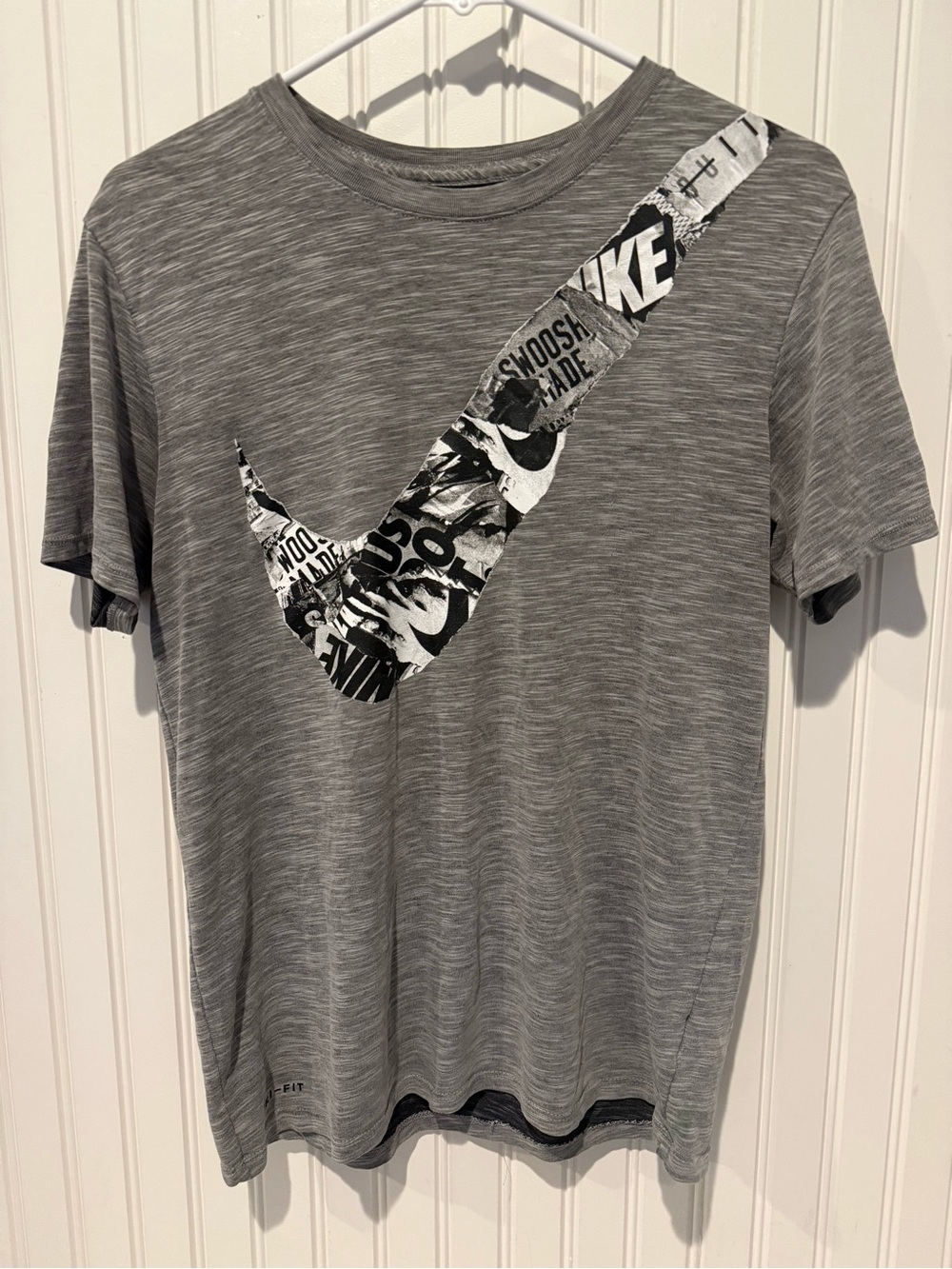 Nike Gray Short-Sleeve Swoosh Graphic Tee